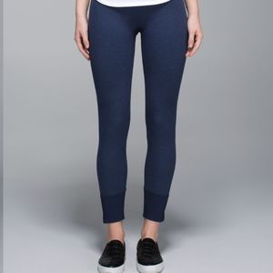 LULULEMON EBB TO STREET PANT. NAVY/SIZE:10